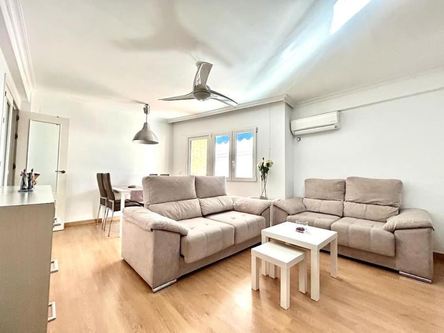 Hispalis San Jacinto Apartment *